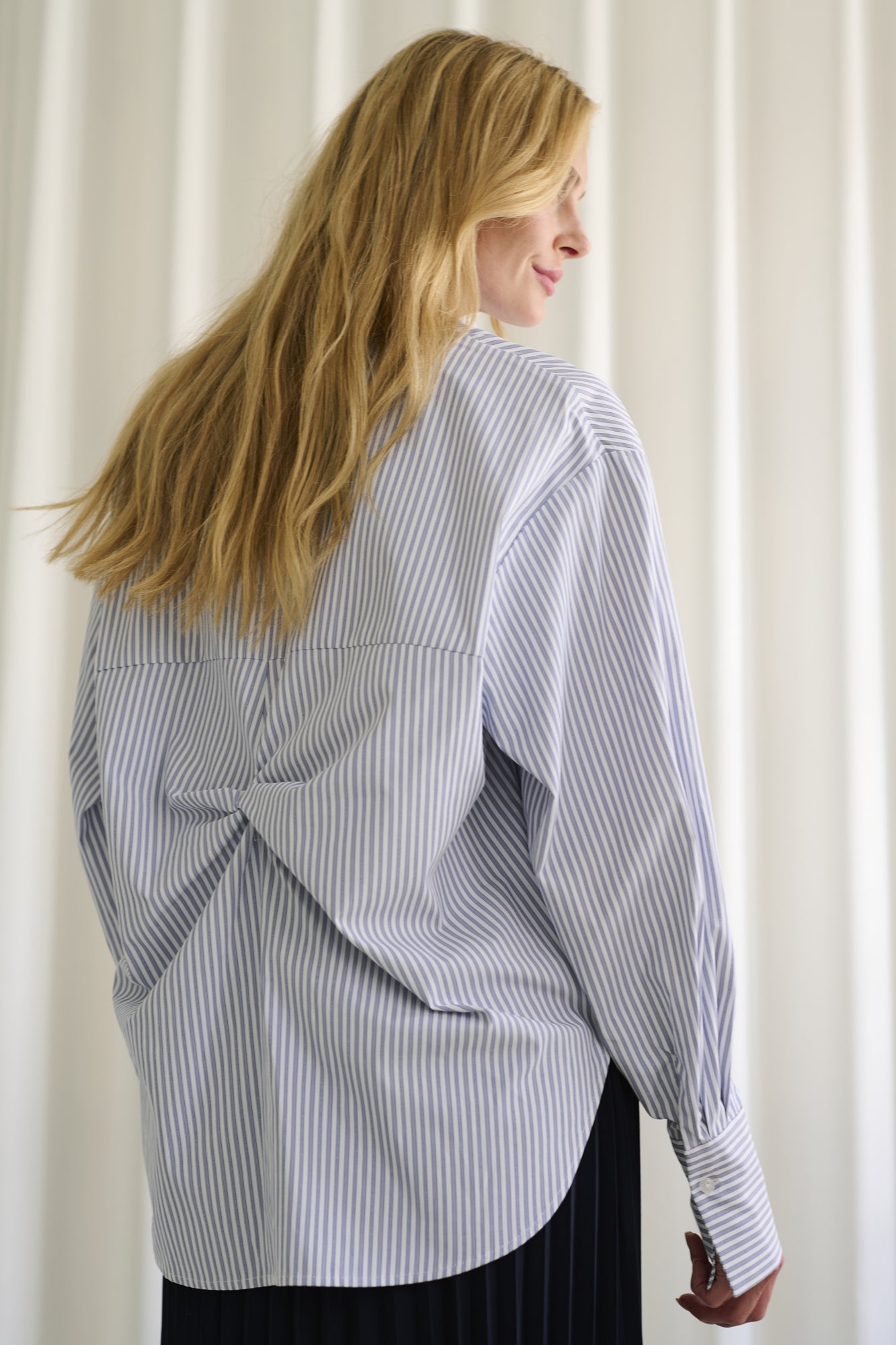 Blouse pour femme par Kaffe | Amaibritt/10508238 Bleu Blanc/105288-blue and white| Boutique Vvög, vêtements mode pour homme et femme