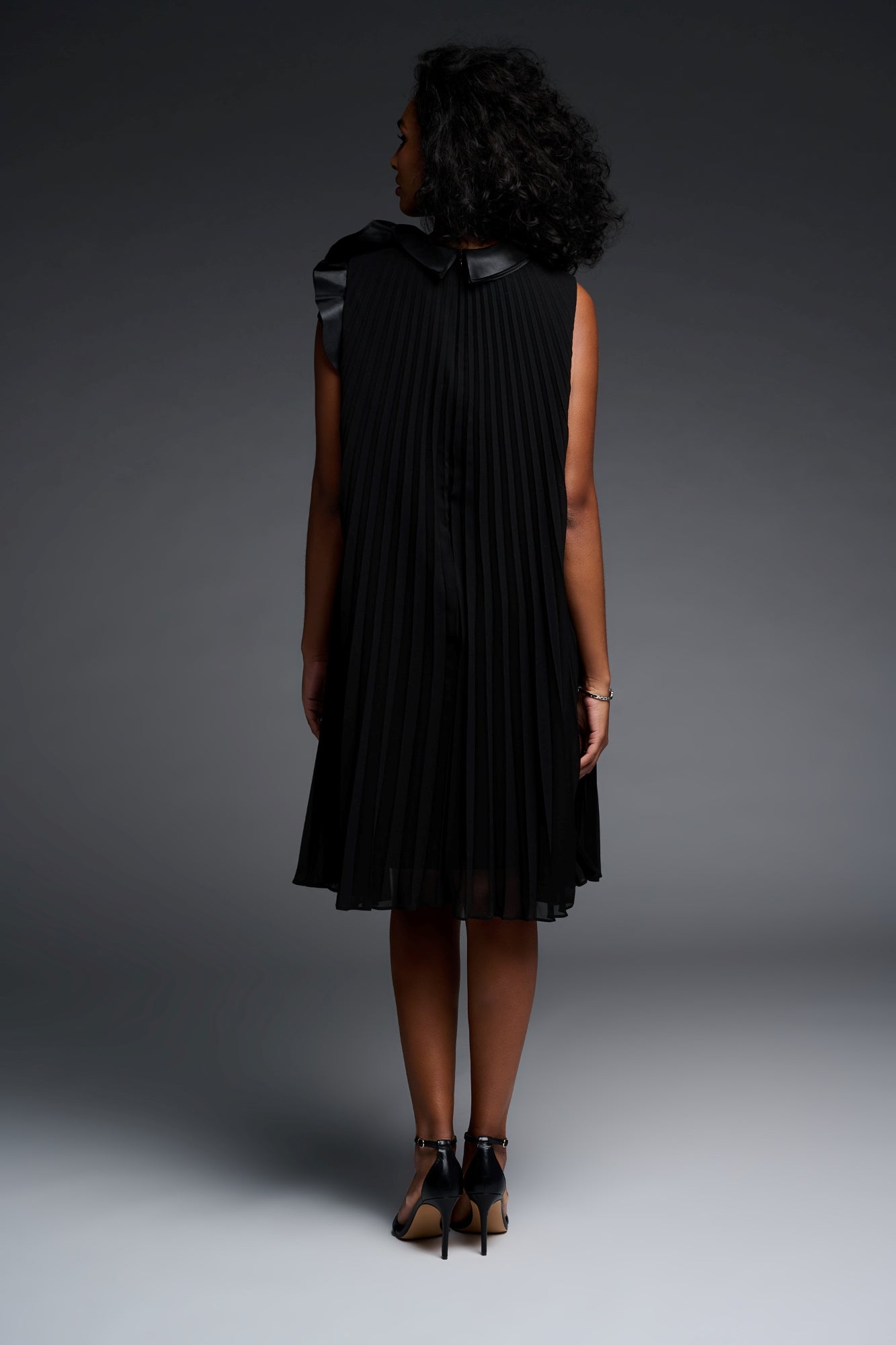 Robe pour femme par Joseph Ribkoff | 223728 BLACK | Boutique Vvög, vêtements mode pour homme et femme