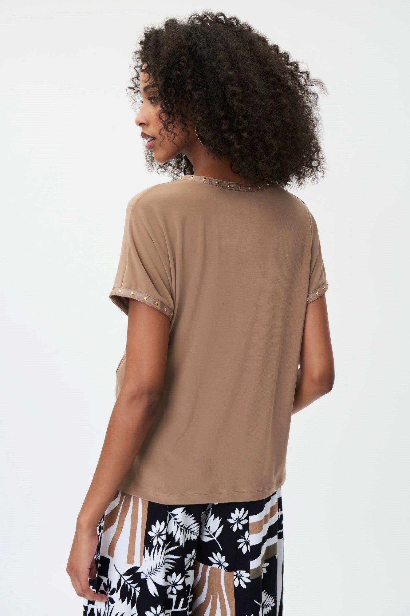 T-Shirt pour femme par Joseph Ribkoff | 232024 VANILLA | Boutique Vvög, vêtements mode pour homme et femme