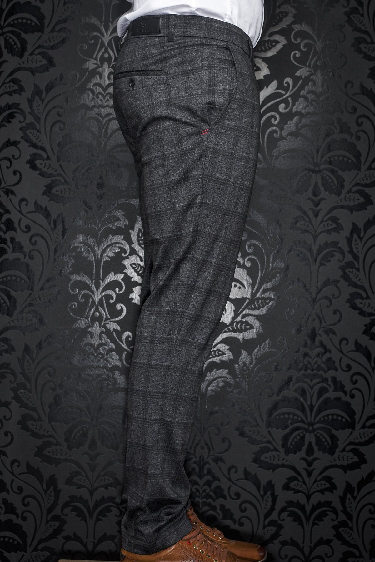Pantalon pour homme par Au Noir | BERETTA-HOPKINS Noir | Boutique Vvög, inventaire complet de la marque Au Noir