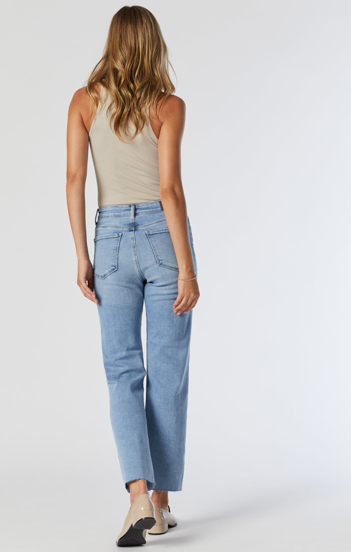 Jeans pour femme par Mavi Jeans | Barcelona/101047 80428 Lt Brushed Organic B | Boutique Vvög, vêtements mode pour homme et femme
