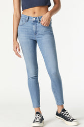 Jeans pour femme par Mavi Jeans | Tess/100328 83380 Lt Used Superchoc Ch | Boutique Vvög, vêtements mode pour homme et femme
