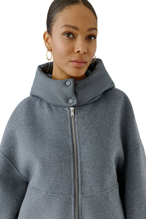 Oui women's gray hooded zip jacket with padded snap collar, brushed body, and metal zipper, close-up
