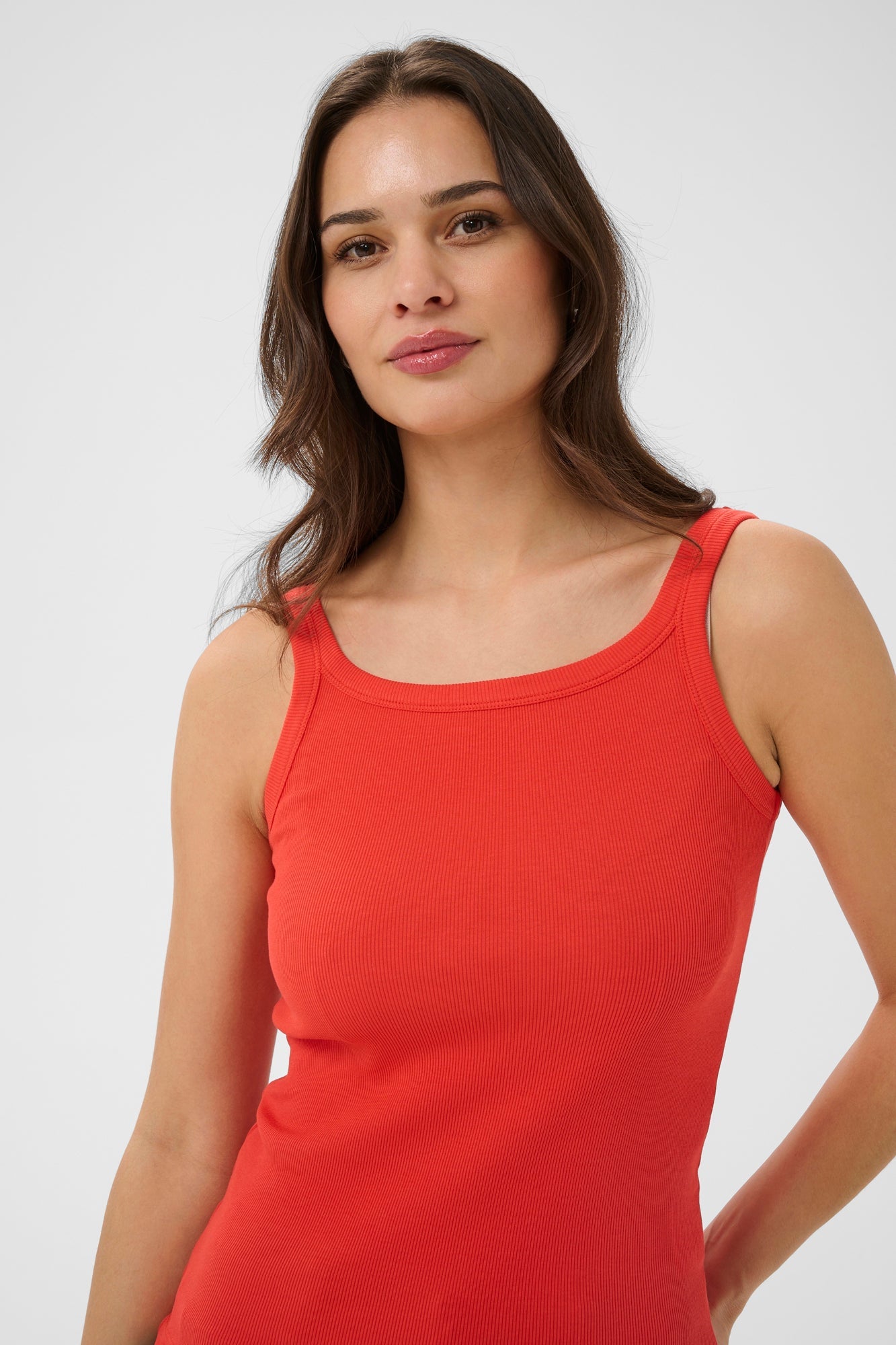 Camisole pour femme par Kaffe | 10507348 Rouge coquelicot | Boutique Vvög, vêtements mode pour homme et femme