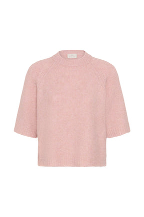 Vue avant isolée du chandail manches courtes en tricot rose pâle avec col rond côtelé pour femme par Kaffe