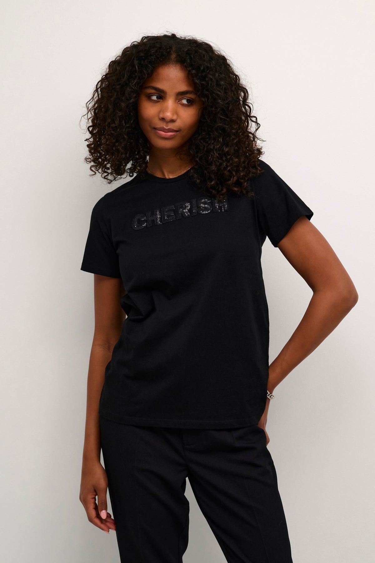 T-Shirt pour femme par Kaffe | 10509107 Noir Profond | Boutique Vvög, vêtements mode pour homme et femme