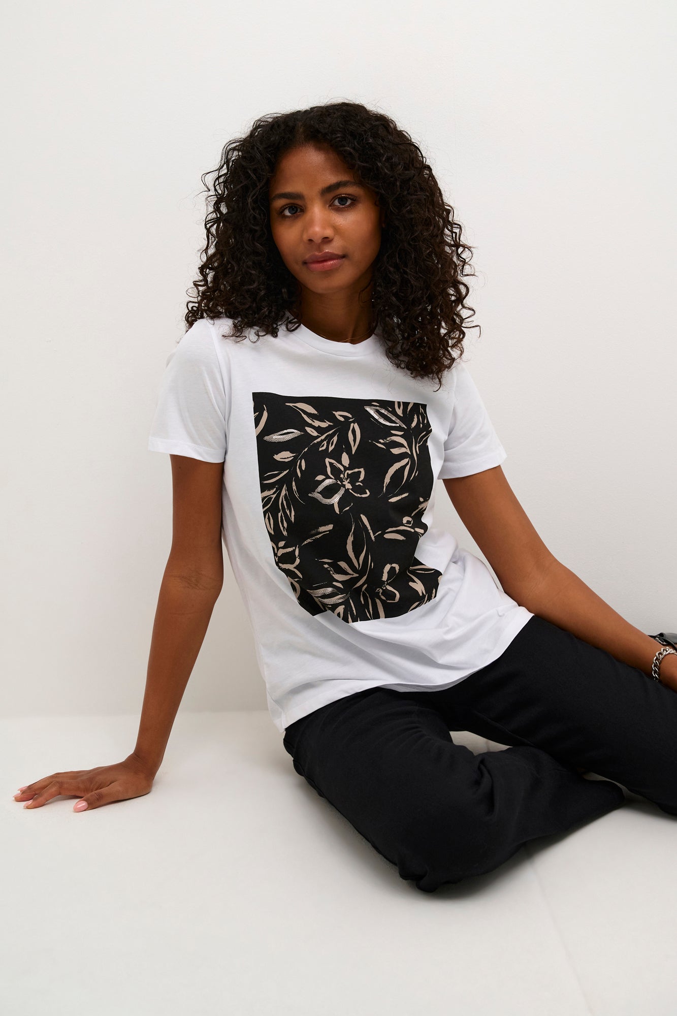 T-Shirt pour femme par Kaffe | 10509107 Blanc | Boutique Vvög, vêtements mode pour homme et femme