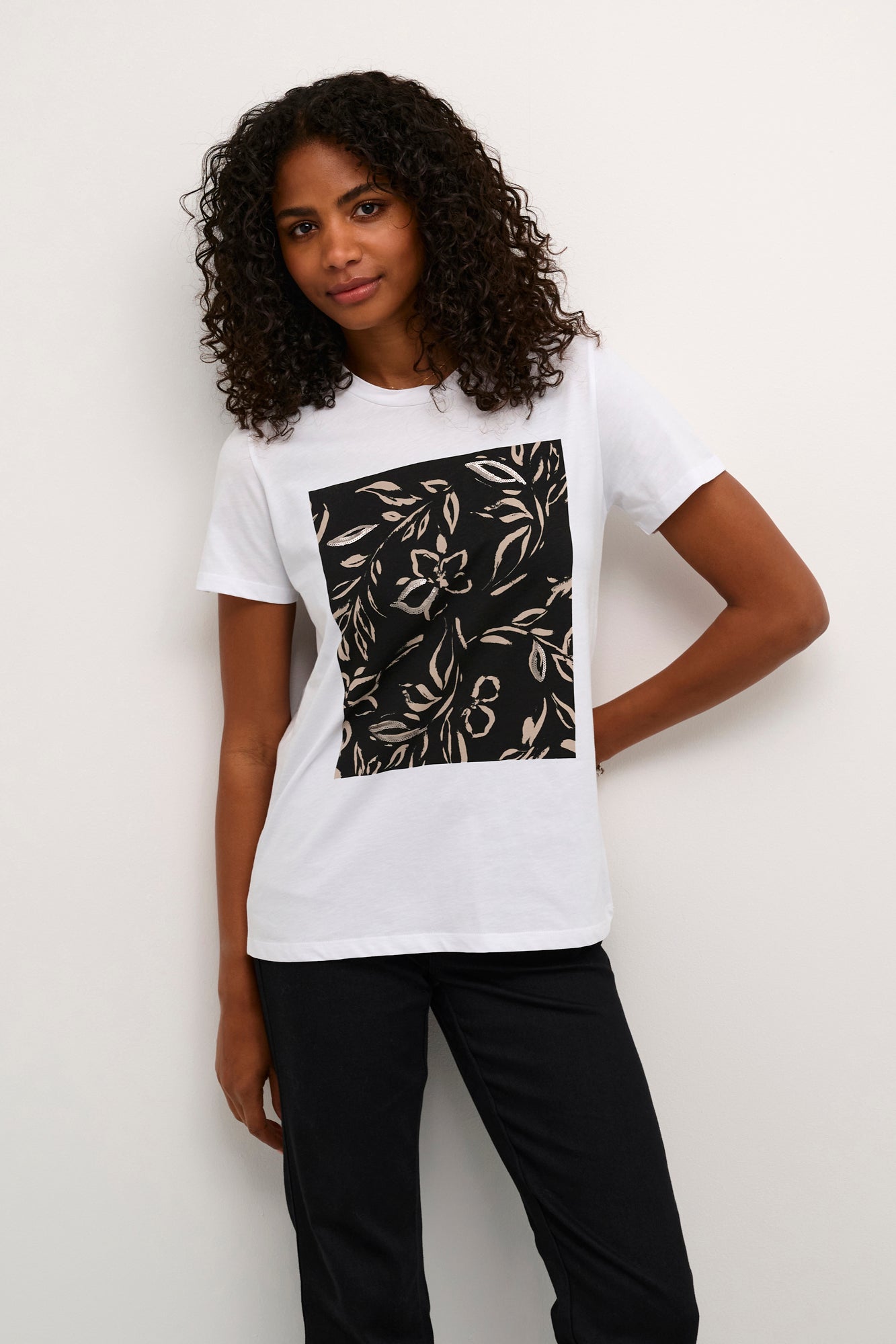 T-Shirt pour femme par Kaffe | 10509107 Blanc | Boutique Vvög, vêtements mode pour homme et femme