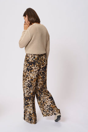 Pantalon pour femme par Kaffe | 10510037 Imprimé Léopard | Boutique Vvög, vêtements mode pour homme et femme