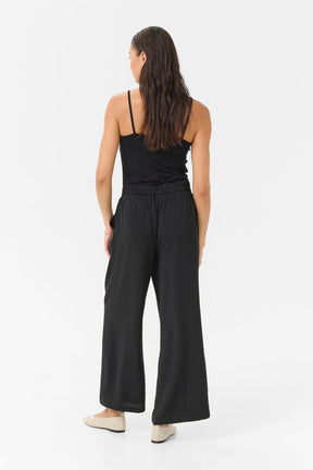 Pantalon pour femme par Kaffe | 10510051 Noir Profond | Boutique Vvög, vêtements mode pour homme et femme