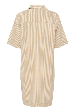 Robe pour femme par Kaffe | 10510107 Chincilla/Blanc | Boutique Vvög, vêtements mode pour homme et femme