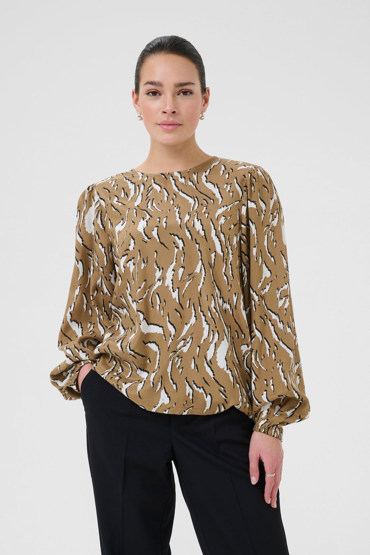 Blouse pour femme par Kaffe | 10510519 Noix De Coco Grillée | Boutique Vvög, vêtements mode pour homme et femme