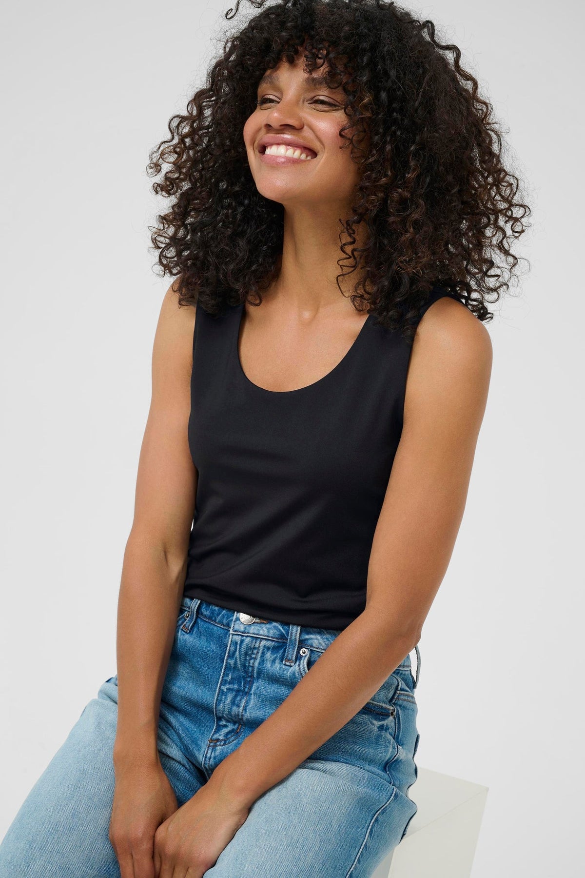 Camisole pour femme par Kaffe | 10510692 Noir Profond | Boutique Vvög, vêtements mode pour homme et femme