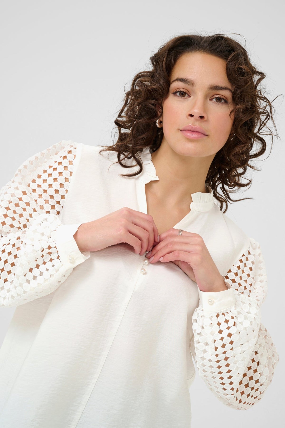 Blouse pour femme par Kaffe | 10510733 Craie | Boutique Vvög, vêtements mode pour homme et femme