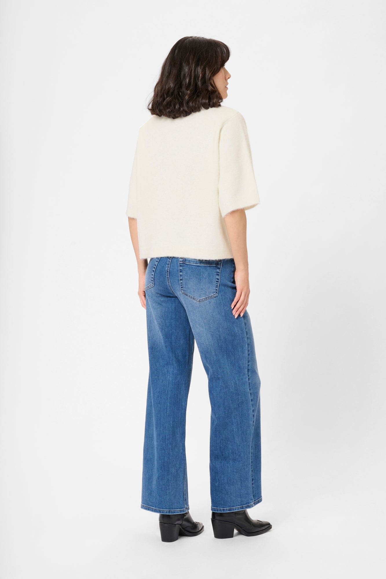 Chandail manches courtes pour femme par Kaffe | 10510878 Craie | Boutique Vvög, vêtements mode pour homme et femme