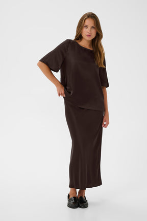 Chandail manches courtes pour femme par Kaffe | 10511083 Café Noir | Boutique Vvög, vêtements mode pour homme et femme