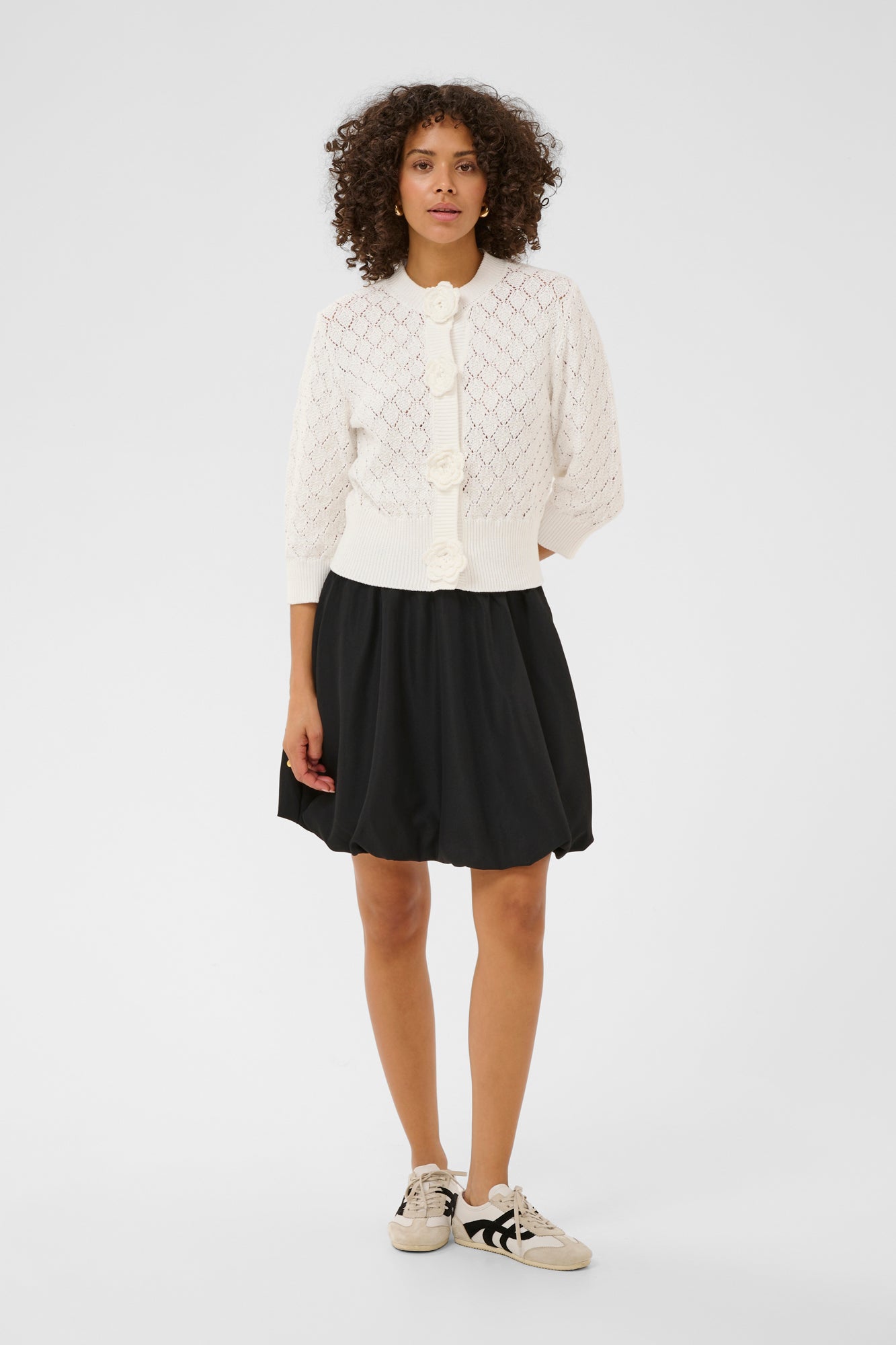 Chandail avec boucles en fleur pour femme par Kaffe | 10511240 Craie | Boutique Vvög, vêtements mode pour homme et femme