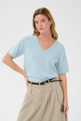 T-Shirt col ouvert pour femme par Kaffe | 10511450 Brise de Nantucket | Boutique Vvög, vêtements mode pour homme et femme