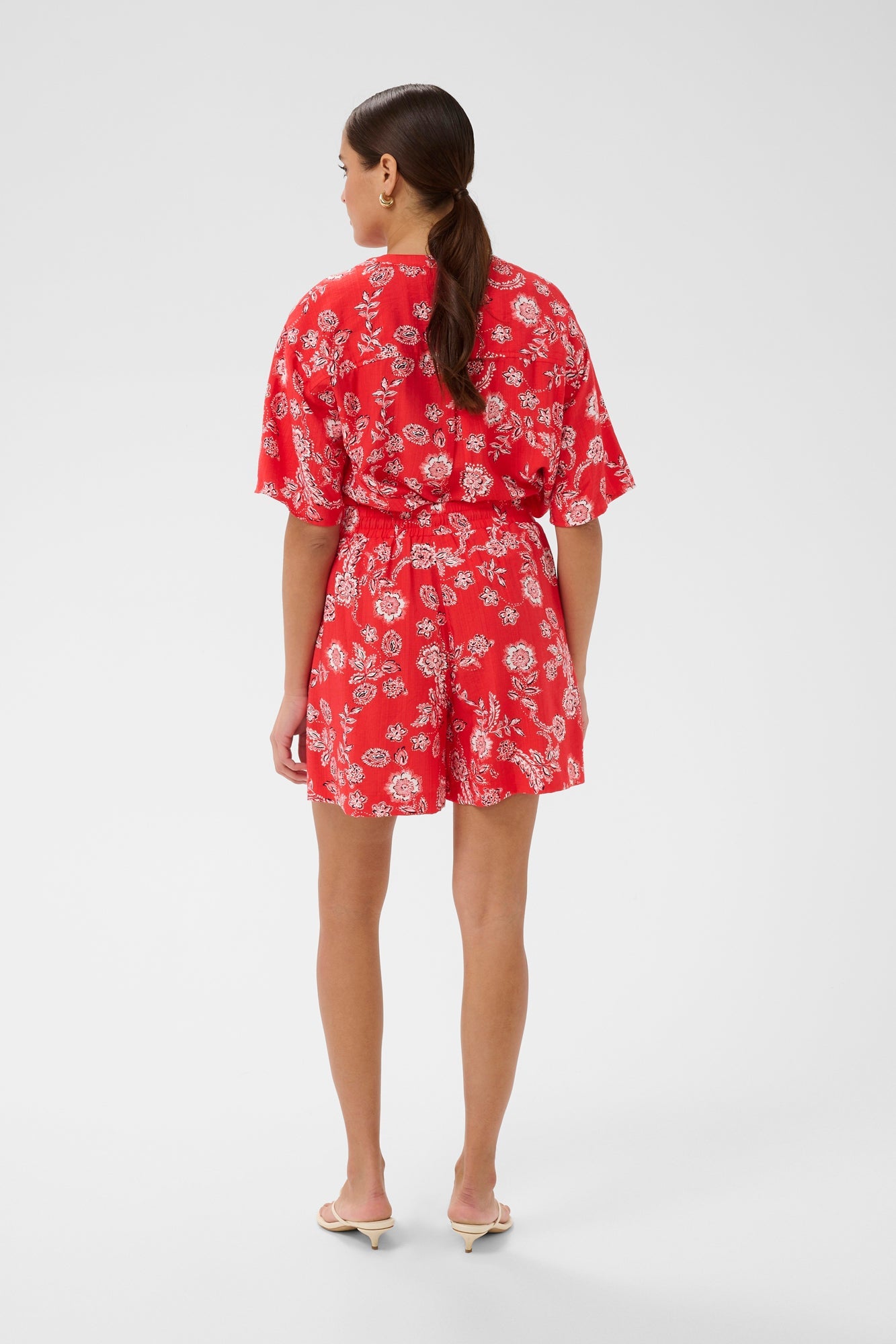 Short pour femme par Kaffe | 10511556 Craie rouge coquelicot | Boutique Vvög, vêtements mode pour homme et femme