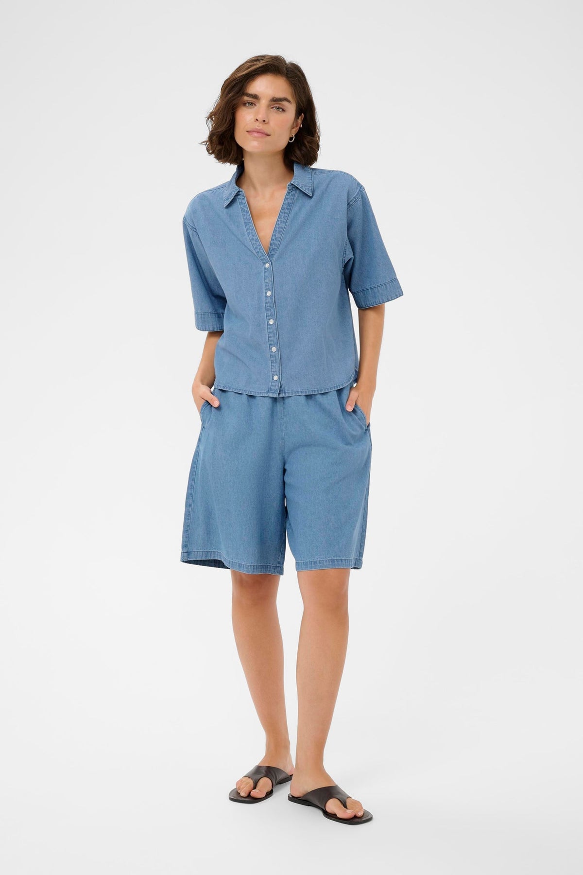 Blouse pour femme par Kaffe | 10511603 Bleu moyen | Boutique Vvög, vêtements mode pour homme et femme