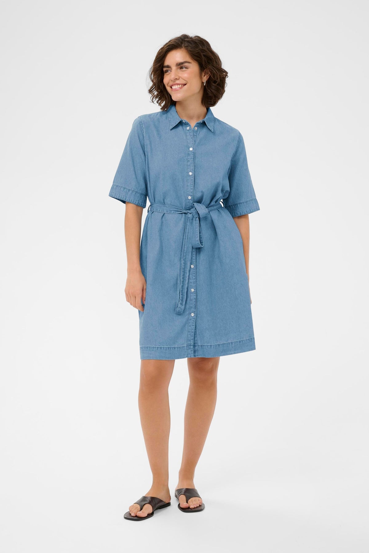 Robe pour femme par Kaffe | 10511714 Bleu moyen | Boutique Vvög, vêtements mode pour homme et femme