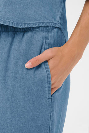 Pantalon pour femme par Kaffe | 10511715 Bleu moyen | Boutique Vvög, vêtements mode pour homme et femme