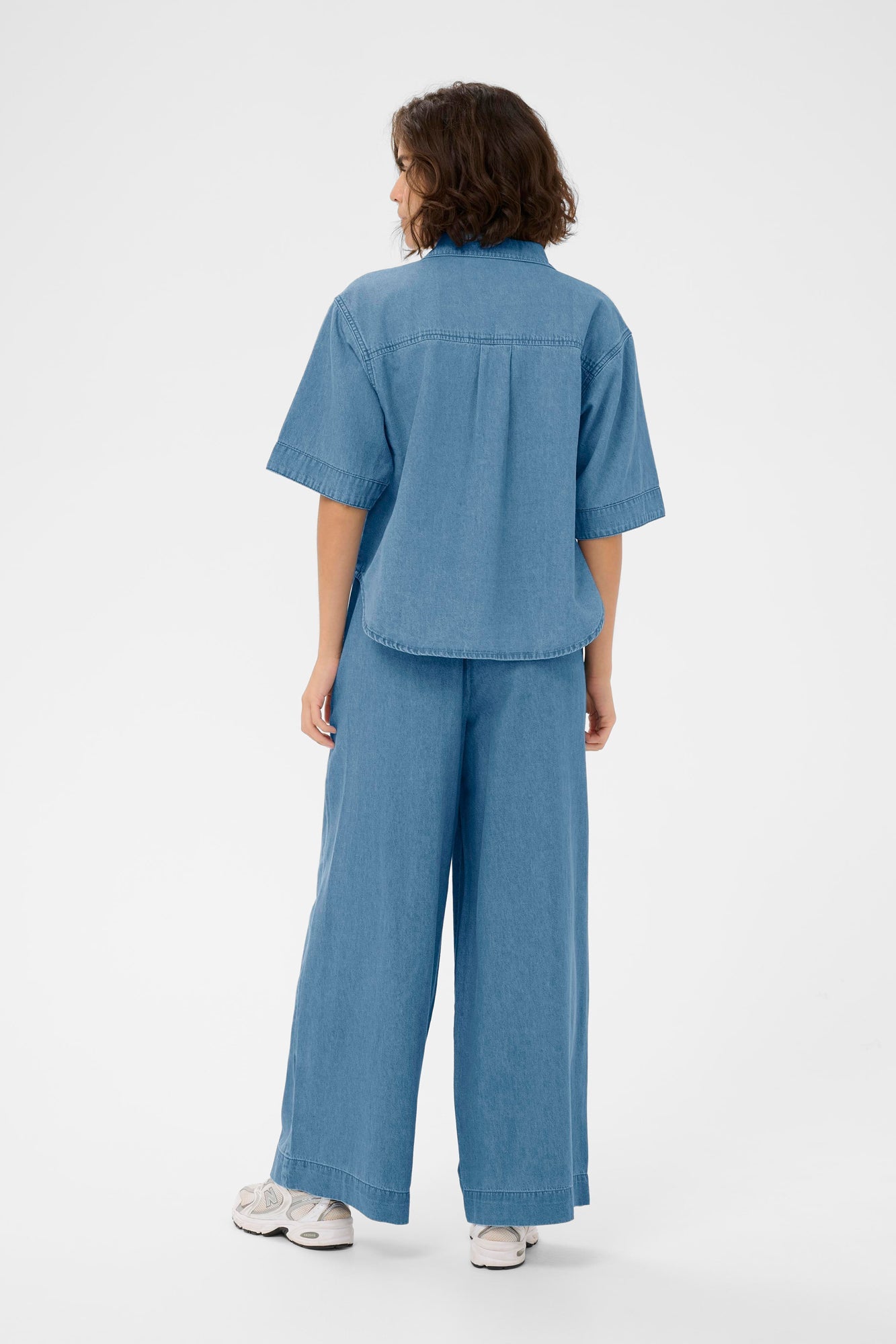 Pantalon pour femme par Kaffe | 10511715 Bleu moyen | Boutique Vvög, vêtements mode pour homme et femme