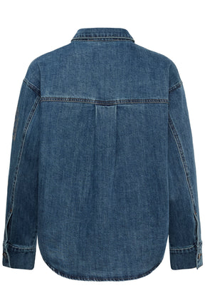Blouse manches longues en denim bleu avec empiècement, pli central et poignets boutonnés pour femme par Kaffe, vue de dos