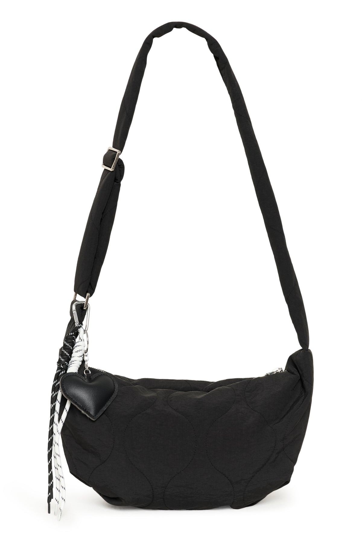Sac à bandoulière bandoulière noir matelassée avec longue courroie, coeur et cordons pour femme par Kaffe, vue avant