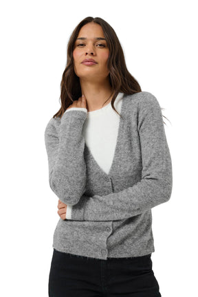 Vue rapprochée de face du cardigan gris duveteux à col en V avec boutons, ourlet et poignets côtelés pour femme par Kaffe