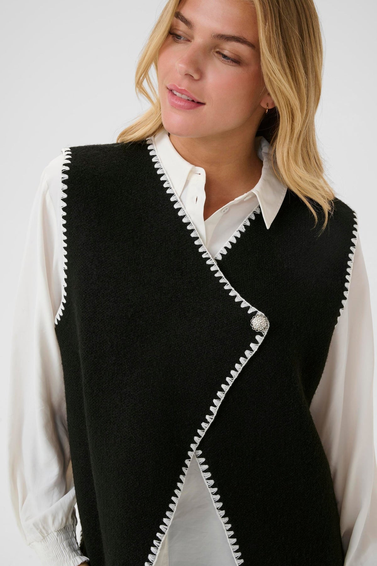 Veste sans manche et asymétrique pour femme par Cream | 10614304 Noir Absolu | Boutique Vvög, vêtements mode pour homme et femme