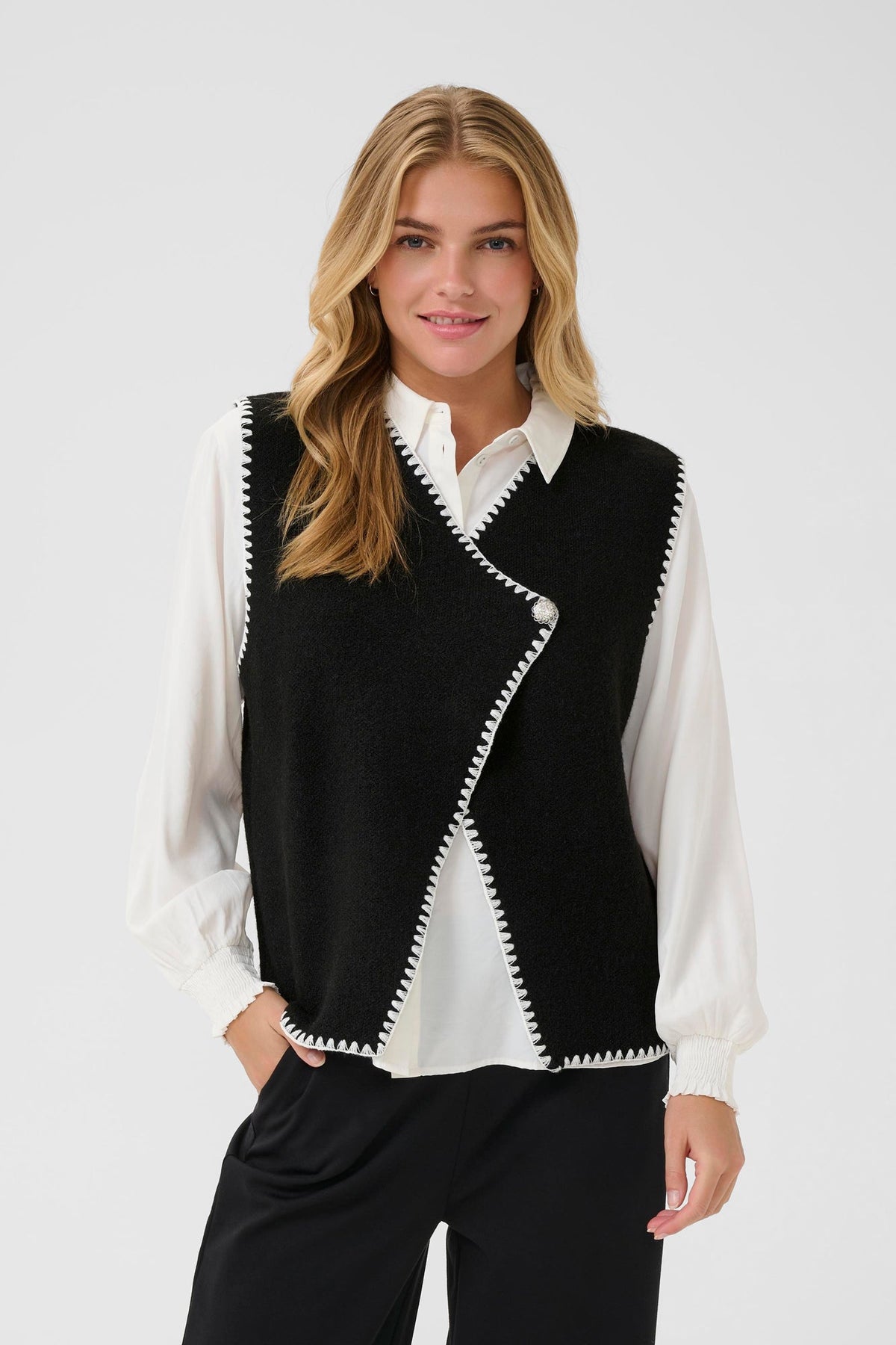 Veste sans manche et asymétrique pour femme par Cream | 10614304 Noir Absolu | Boutique Vvög, vêtements mode pour homme et femme