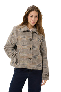 Veste à carreaux beige et brune avec boutons, poches et pattes aux poignets pour femme par Cream, vue avant portée