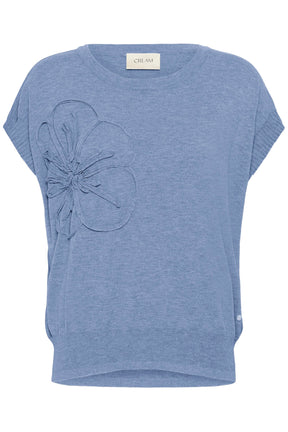 T-Shirt tricoté bleu pâle avec encolure ronde et fleur en relief pour femme par Cream, vue avant isolée