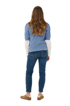 T-Shirt en tricot bleu pâle vu de dos, manches bouffantes et ourlet droit côtelé pour femme par Cream