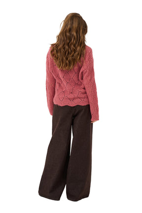 Chandail manches longues en tricot ajouré rose avec manches longues et ourlet ondulé pour femme par Cream, vue de dos