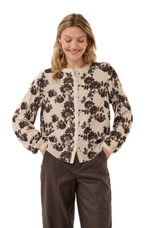Blouse à manches longues crème, vue de face sur mannequin pour femme par Cream