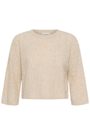 Chandail manches longues en tricot crème texturé, vue avant isolée avec col rond pour femme par Cream