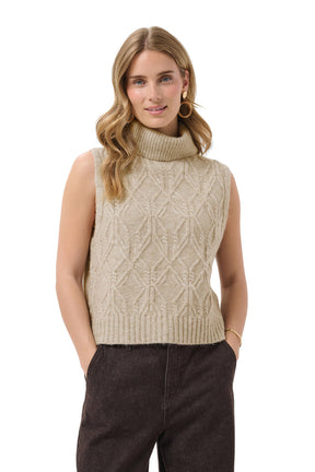 Veste sans manches col roulé avoine sur mannequin, devant torsadé et ourlet côtelé, vue de face pour femme par Cream