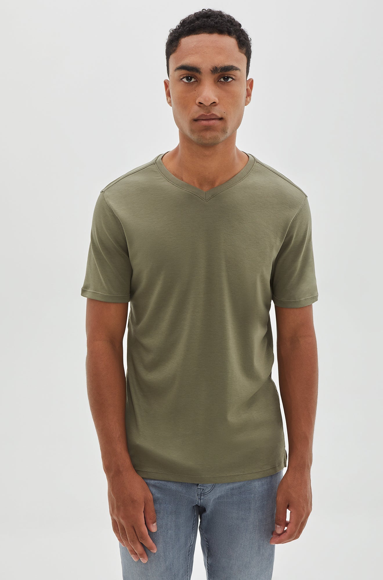 T-Shirt col en V pour homme par Robert Barakett | 23336V Georgia Olive | Boutique Vvög, vêtements mode pour homme et femme