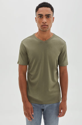 T-Shirt col en V pour homme par Robert Barakett | 23336V Georgia Olive | Boutique Vvög, vêtements mode pour homme et femme