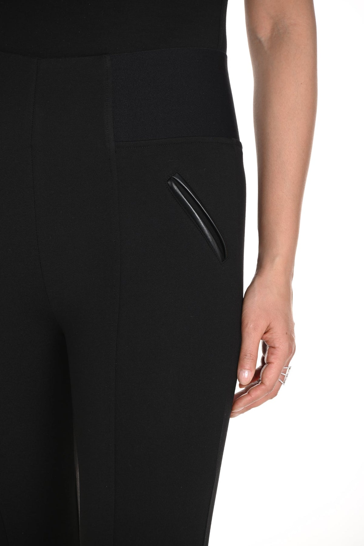 Pantalon pour femme par Frank Lyman | 244642U Noir | Boutique Vvög, vêtements mode pour homme et femme