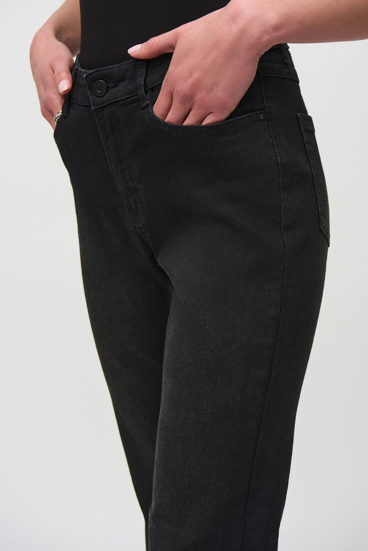 Pantalon pour femme par Joseph Ribkoff | 244949 Noir | Boutique Vvög, vêtements mode pour homme et femme