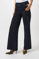Pantalon pour femme par Joseph Ribkoff | 251968F25 Dark Denim Blue | Boutique Vvög, vêtements mode pour homme et femme