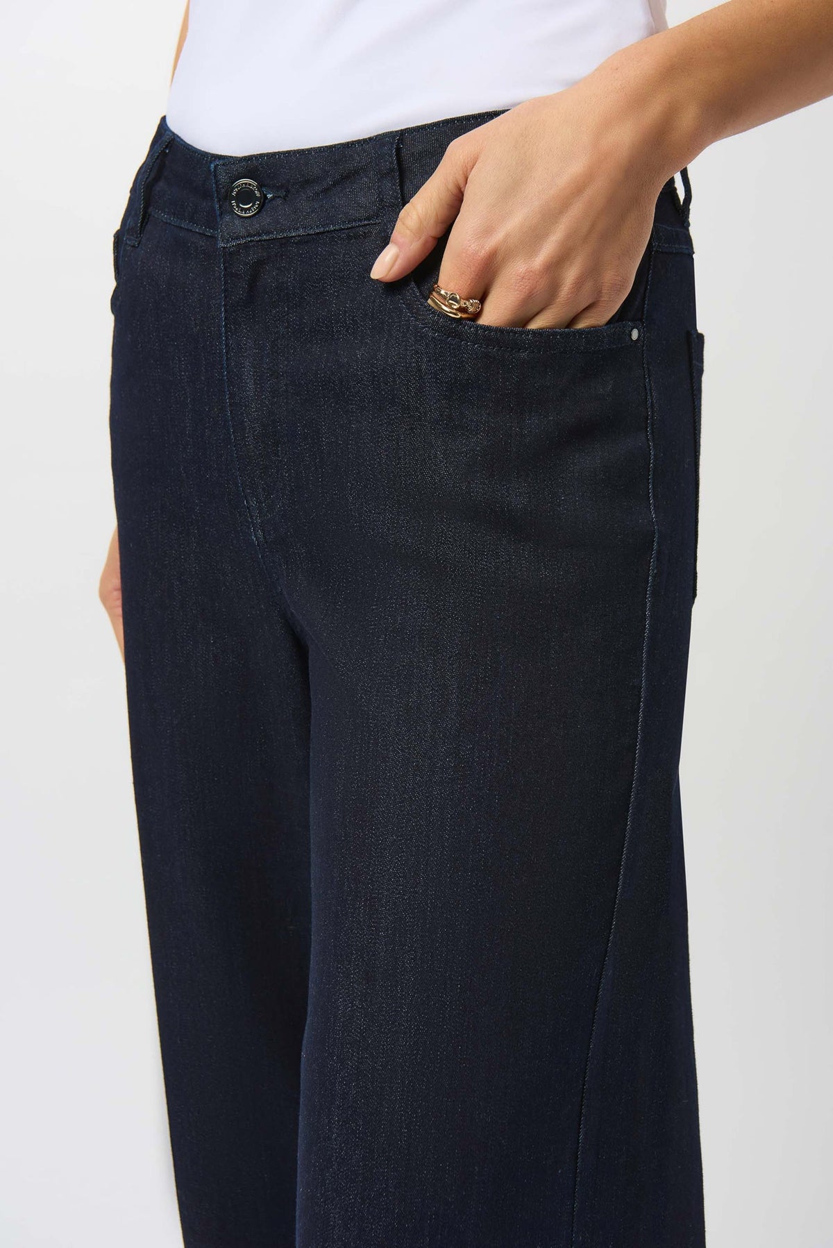 Pantalon pour femme par Joseph Ribkoff | 251968F25 Dark Denim Blue | Boutique Vvög, vêtements mode pour homme et femme