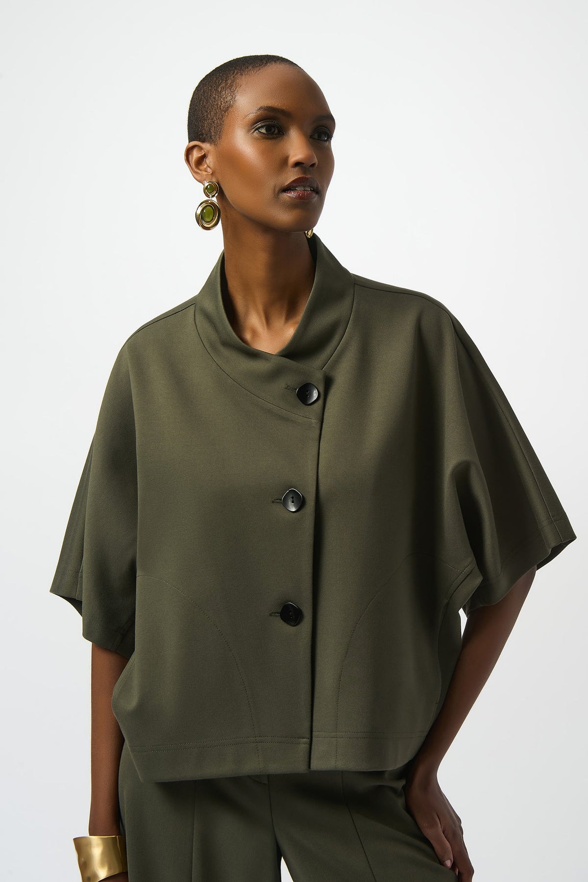 Veste boutonnée pour femme par Joseph Ribkoff | 253015 Avocado | Boutique Vvög, vêtements mode pour homme et femme