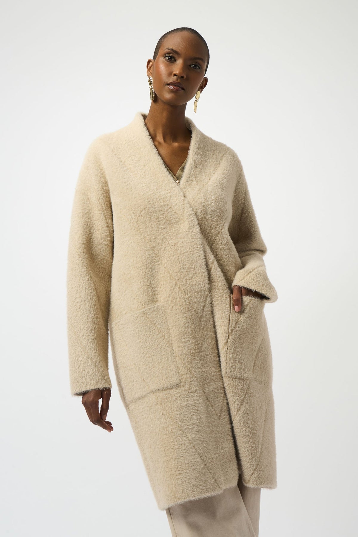 Manteau d'hiver pour femme par Joseph Ribkoff | 253955 Amande | Boutique Vvög, vêtements mode pour homme et femme