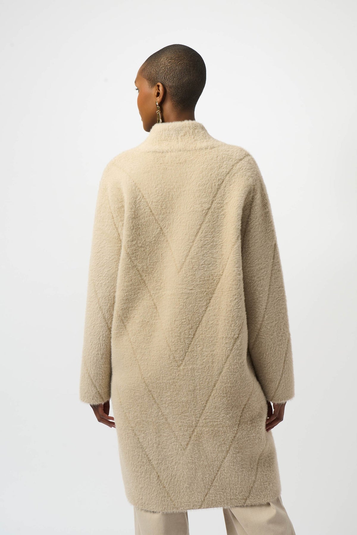Manteau d'hiver pour femme par Joseph Ribkoff | 253955 Amande | Boutique Vvög, vêtements mode pour homme et femme