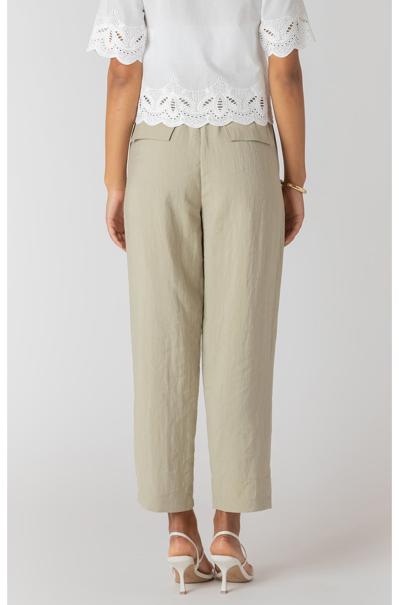 Pantalon pour femme par Room 34 | 2722719 DG Sauge Clair | Boutique Vvög, vêtements mode pour homme et femme