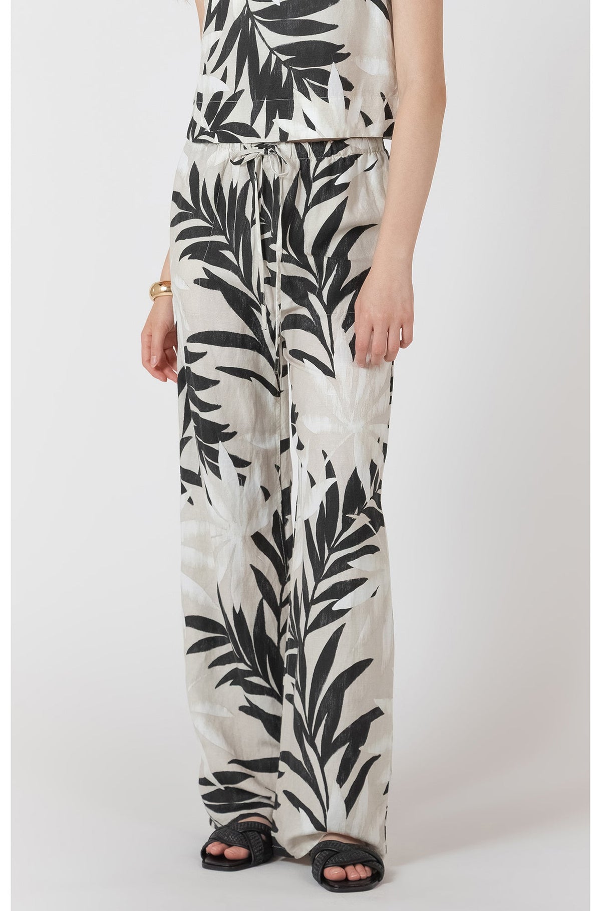 Pantalon pour femme par Black Tape | 2722721 T Feuille Abstraite | Boutique Vvög, vêtements mode pour homme et femme